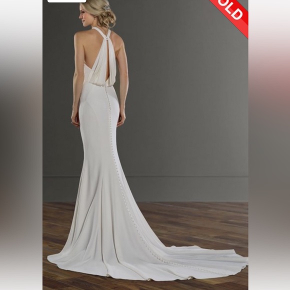 Designer wedding dress in Ivory - Picture 2 of 2